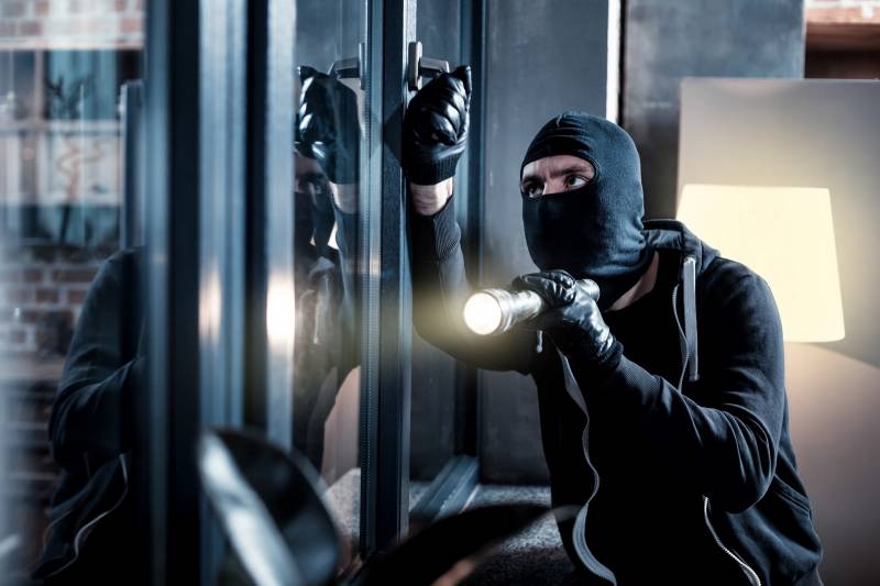 Installation de caméras de vidéosurveillance pour une bijouterie à Marseille (13)